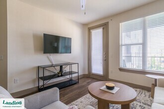 300 Enclave Dr in Conroe, TX - Building Photo - Building Photo