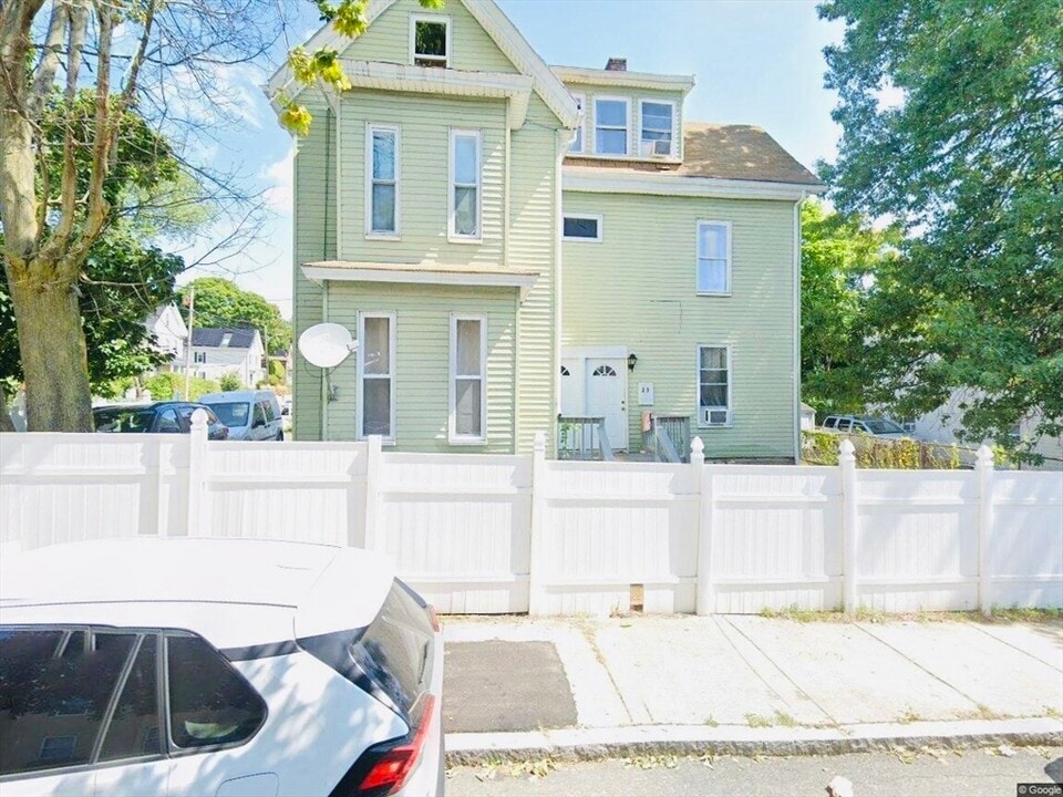 25 Porter St in Malden, MA - Building Photo