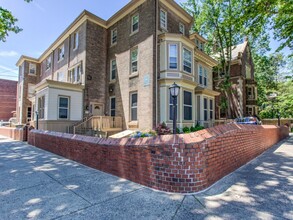 Campus Apartments in Philadelphia, PA - Building Photo - Building Photo