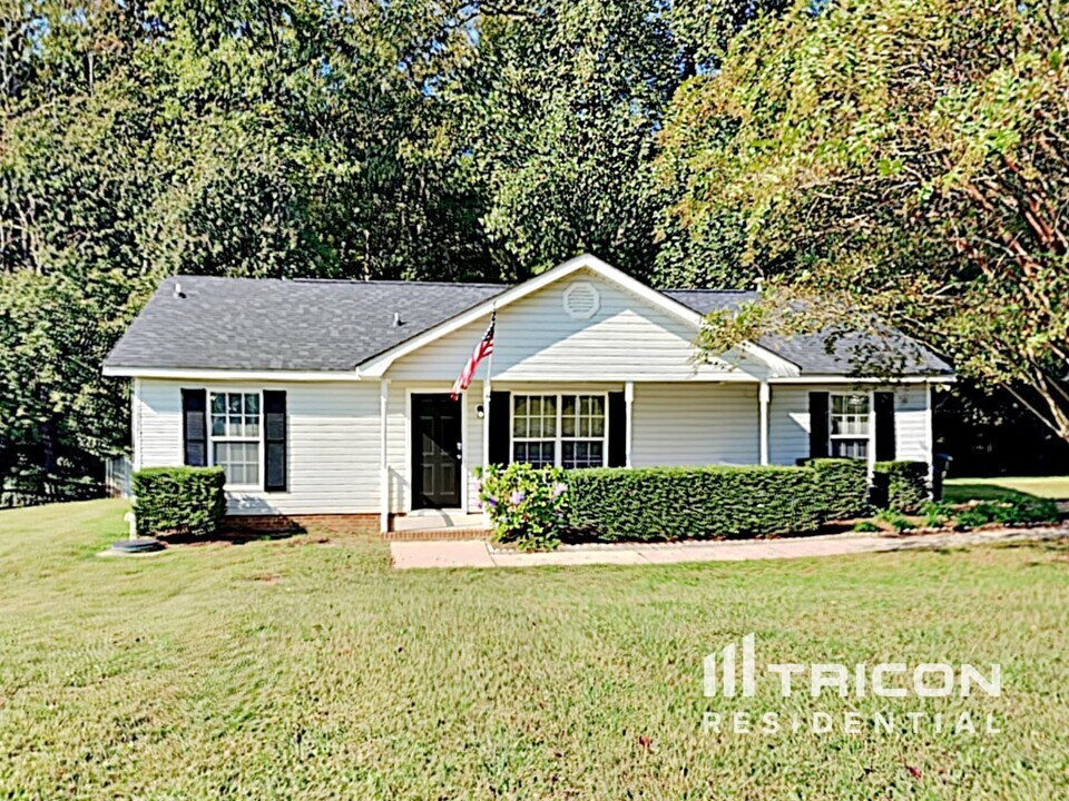 2437 River Chase Dr in Monroe, NC - Building Photo