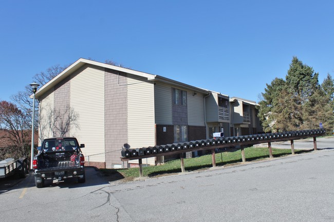 Woodglen Apartments in Arnold, MO - Foto de edificio - Building Photo