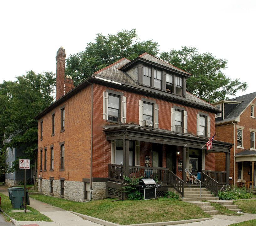 125 W 8th Ave in Columbus, OH - Foto de edificio