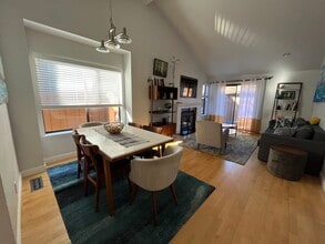 206 Charter Oak Cir in Walnut Creek, CA - Building Photo - Building Photo