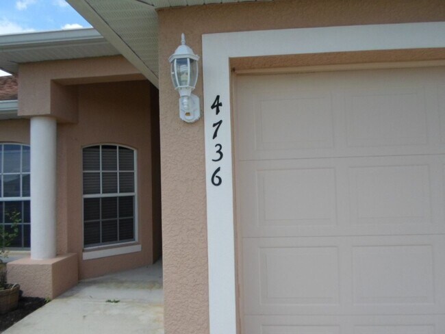 4736 21st St SW in Lehigh Acres, FL - Building Photo - Building Photo