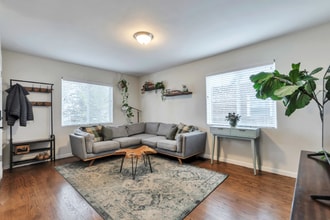 1223 Holly St in Denver, CO - Building Photo - Building Photo