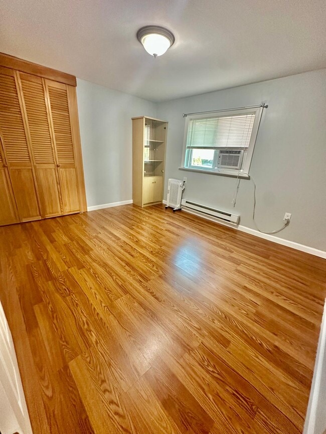 6 Locust St, Unit 1