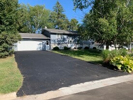 236 N 17th Dr in Sturgeon Bay, WI - Building Photo