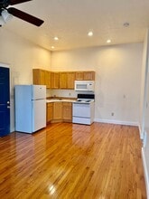 Harborview Apartments in Portland, OR - Building Photo - Interior Photo