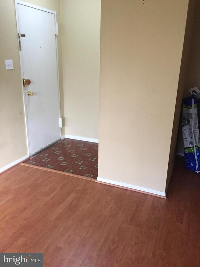 11408 Cherry Hill Rd-Unit -MC-102 in Beltsville, MD - Foto de edificio - Building Photo
