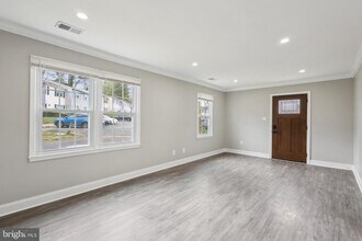 9490 Mooregate Ct in Lorton, VA - Building Photo - Building Photo