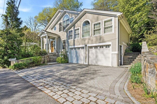 60 Hillside Ln in New Rochelle, NY - Building Photo - Building Photo