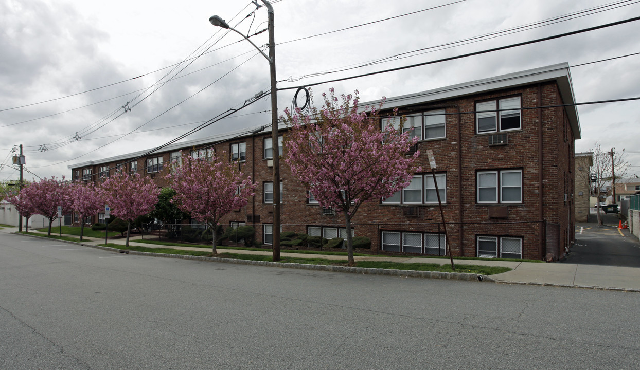 13-27 Rocco St in Belleville, NJ - Building Photo