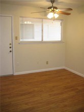 924 E Dean Keeton St-Unit -126 in Austin, TX - Foto de edificio - Building Photo