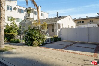 10226 Regent St in Los Angeles, CA - Building Photo - Building Photo