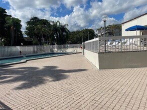 6548 Racquet Club Dr in Lauderhill, FL - Building Photo - Building Photo