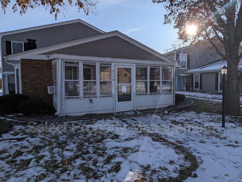 5138 Woodmark Dr in Fort Wayne, IN - Building Photo