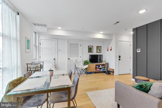 13 Jefferson St-Unit -4 in Philadelphia, PA - Building Photo - Building Photo