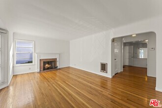 5908 Abernathy Dr in Los Angeles, CA - Building Photo - Building Photo