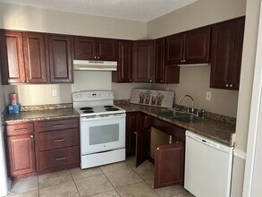 5666 Encino Cove in Memphis, TN - Building Photo - Building Photo