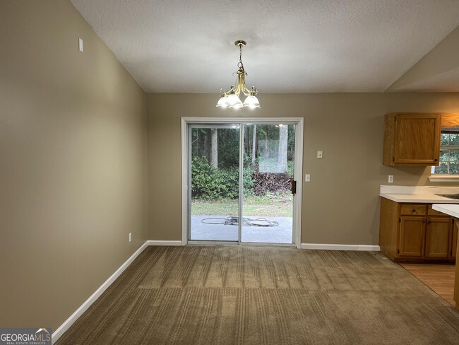 204 Old Pond Dr W in Kingsland, GA - Foto de edificio - Building Photo