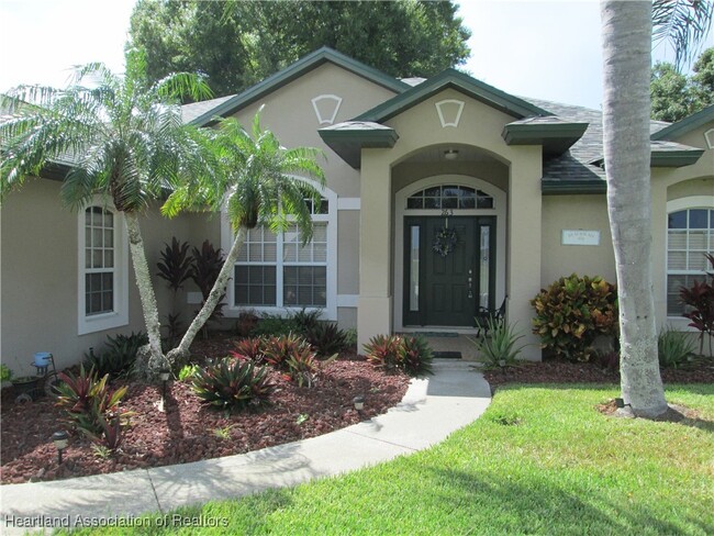 263 Bimini St NE in Lake Placid, FL - Foto de edificio - Building Photo