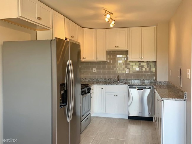 401 N Armistead St-Unit -UNIT 411 in Alexandria, VA - Building Photo - Building Photo