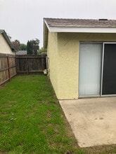 25 W Swallow St in Merced, CA - Building Photo - Building Photo