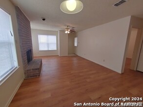 6331 Cambridge Dr in San Antonio, TX - Building Photo - Building Photo