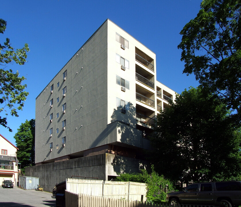 Stanhope Condominium in Stamford, CT - Building Photo