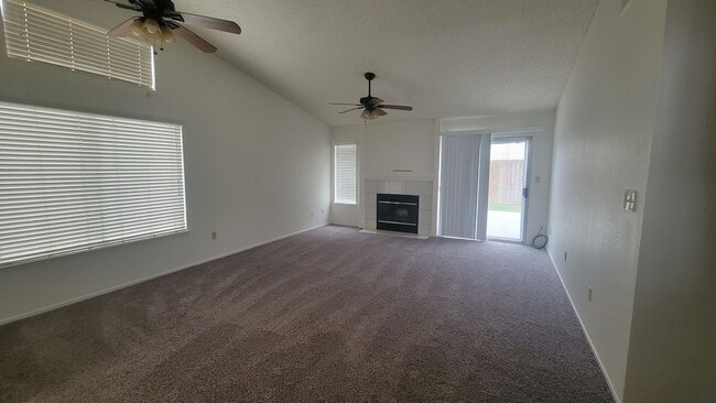 921 Harvest Creek Rd in Bakersfield, CA - Building Photo - Building Photo