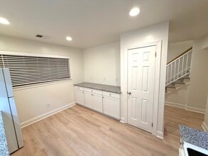 1005 Willow Green Dr in Newport News, VA - Building Photo - Building Photo