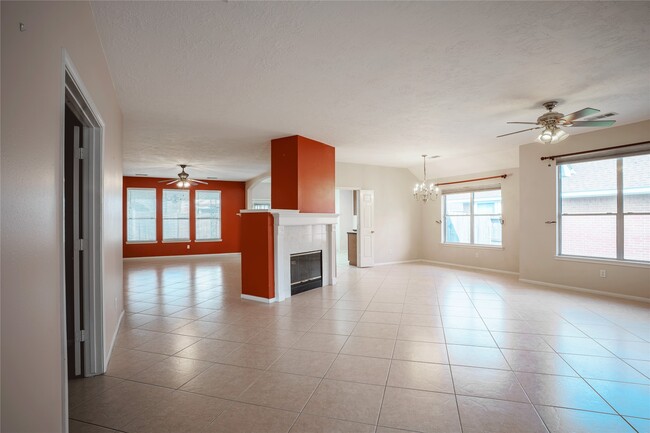 20518 Terra Springs Dr in Katy, TX - Building Photo - Building Photo