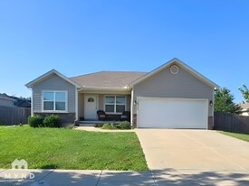 31730 W 171st St in Gardner, KS - Building Photo