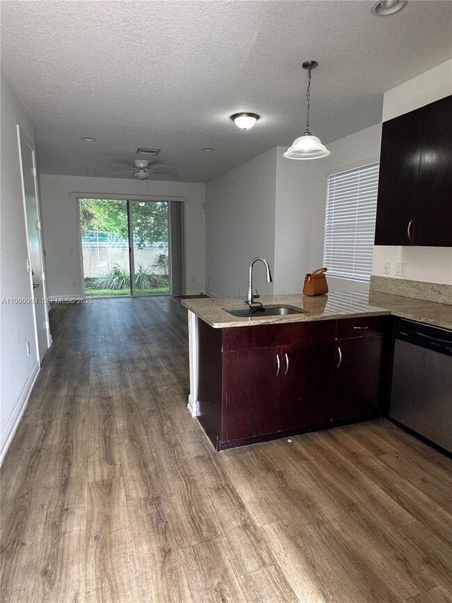 7665 NW 88th Terrace in Tamarac, FL - Building Photo - Building Photo