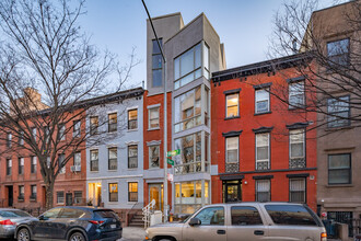 140 Degraw St in Brooklyn, NY - Building Photo - Primary Photo