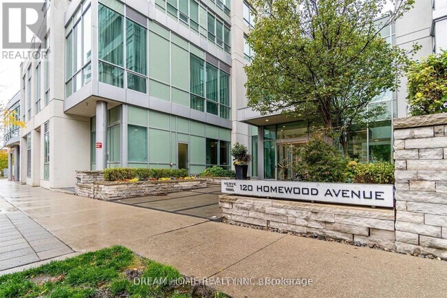 120 Homewood Ave in Toronto, ON - Building Photo - Building Photo