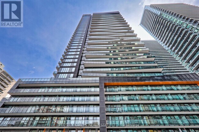 117-3117 Broadway Ave in Toronto, ON - Building Photo - Building Photo