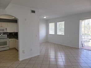 8882 W Flagler St-Unit -207 in Miami, FL - Building Photo - Building Photo