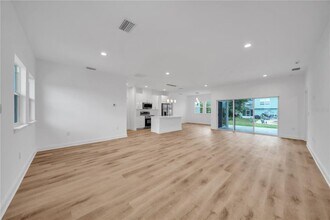 10110 Baystate Dr in Port Charlotte, FL - Building Photo - Building Photo