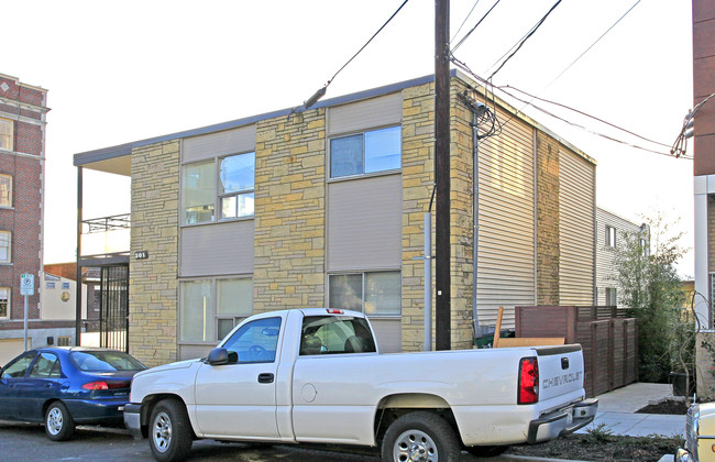 Capitol Crest Apartments in Seattle, WA - Building Photo - Building Photo