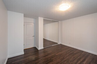 The Parkview in Edmonton, AB - Building Photo - Building Photo