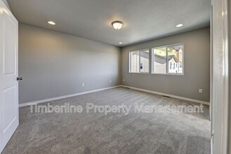7824 Woodmen Center Heights in Colorado Springs, CO - Foto de edificio - Building Photo