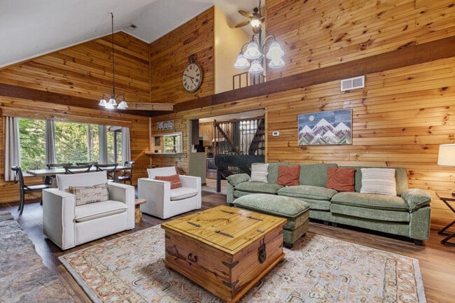 3626 Pittman Center Rd in Sevierville, TN - Building Photo - Building Photo