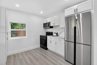 428 NW 97th St in Miami, FL - Building Photo - Building Photo