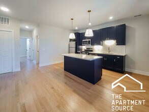 2022 W Montrose Ave in Chicago, IL - Building Photo - Building Photo