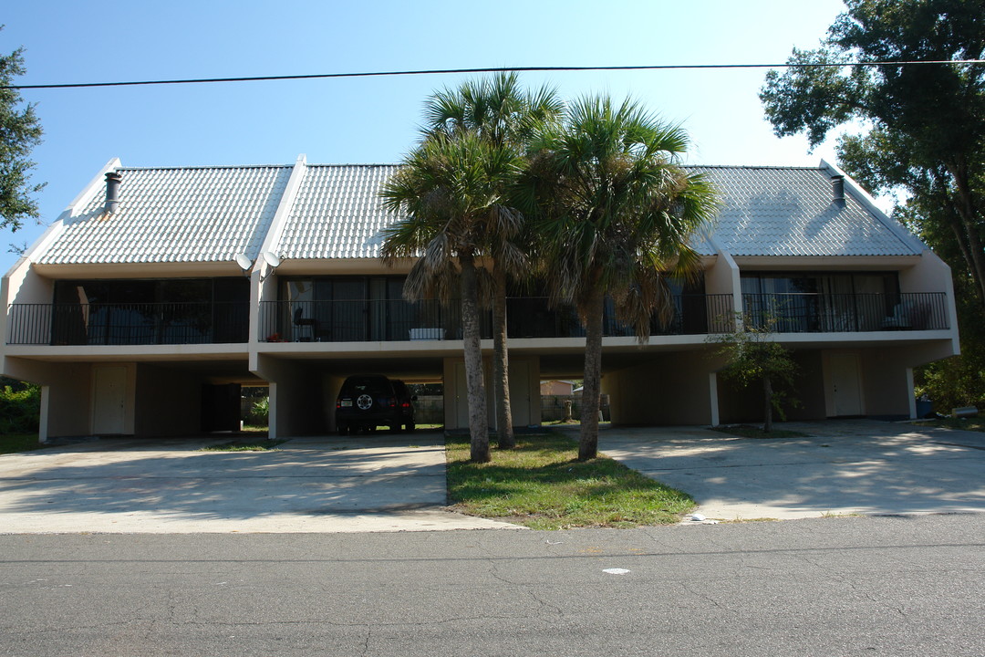 609 Belltower Ave in Deltona, FL - Building Photo