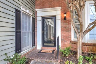 27 Mt Vernon Cir in Dunwoody, GA - Building Photo - Building Photo