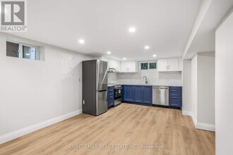 116 Manor Rd E in Toronto, ON - Building Photo - Building Photo