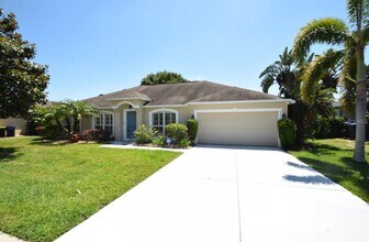 241 Pine Shadow Ln in Auburndale, FL - Building Photo - Building Photo