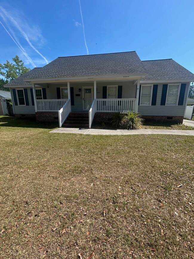 property at 1402 Laurel St